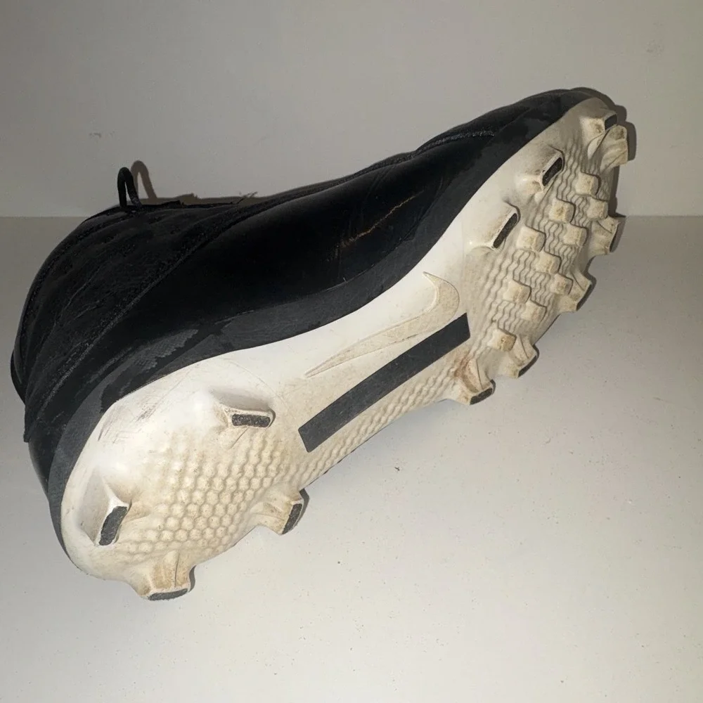 Air Jordan 13 Retro MCS Black Cat Cleats Men's US 11 Medium Sports Gear